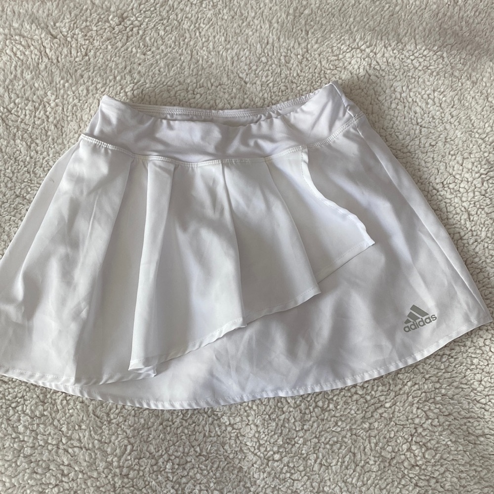 never worn white adidas girls tennis skork!